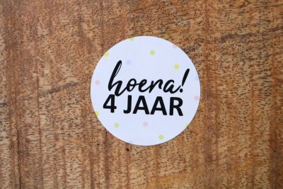 Sticker hoera 4 jaar