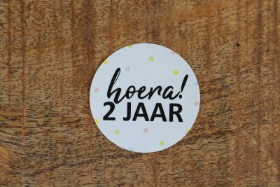 Sticker hoera 2 jaar