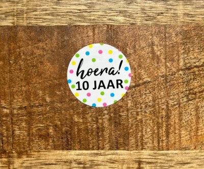 Sticker hoera 10 jaar (2)