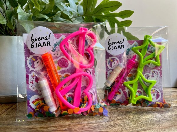 Unicorn partybril met bellenblaas traktatie